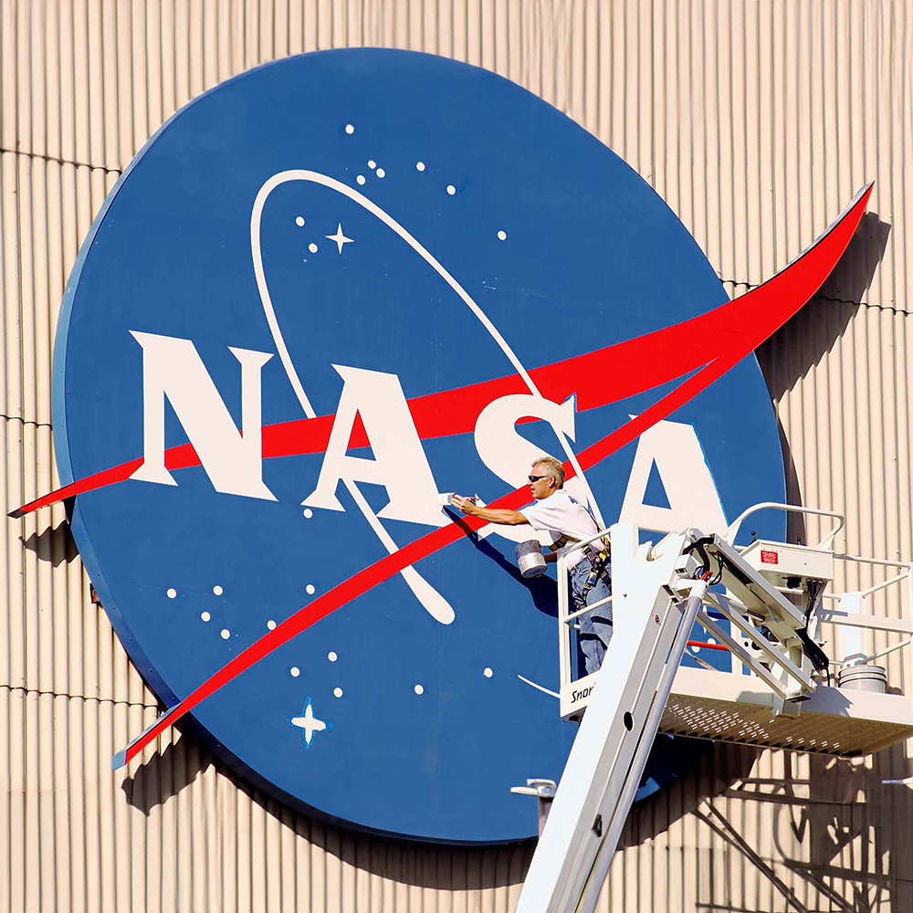 Graphic Designer Geeks | Logo | NASA